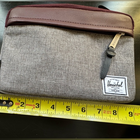 Virgin Atlantic Herschel Case - Picture 6 of 9